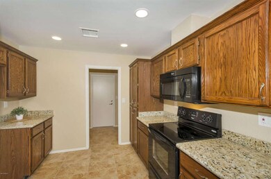 Kitchen w/ Brand New Appliances