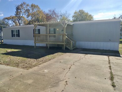 138 Dutch Lake Ct, Oyster Creek, TX 77541 - photo 2