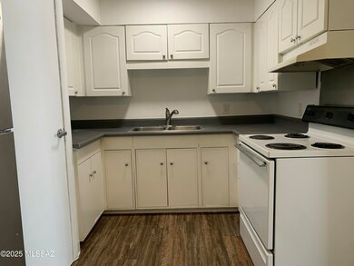 344 E Yavapai Rd unit 1102, Tucson, AZ 85705 - photo 3