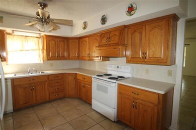 809 S Oregon Ave unit 2, Weslaco, TX 78596 - photo 4