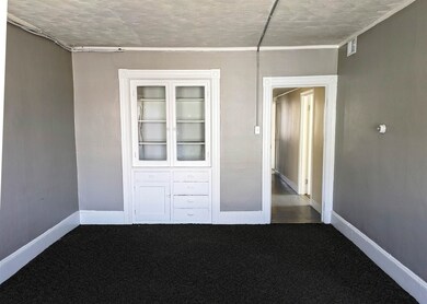 199 Wilson St unit 2, Manchester, NH 03103 - photo 4