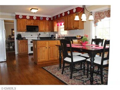 Kitchen - Spacious kitchen, fabulous wood floors