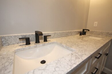 10 Oak Bluff Ln, Leicester, MA 01524 - photo 5