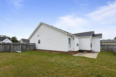 2385 Wedgewood Dr, Winterville, NC 28590 - photo 6