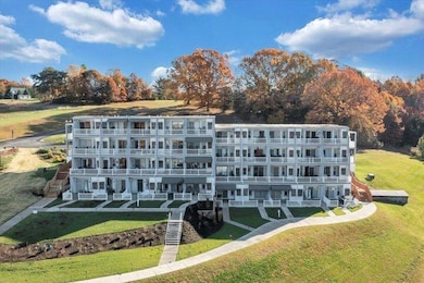 1089 Bluewater Dr unit 414, Moneta, VA 24121 - photo 3