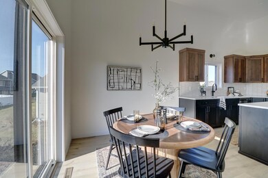 Dining Area1_3.jpg