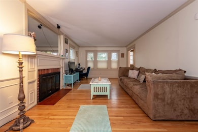 26 Raymond St, Nashua, NH 03064 - photo 4