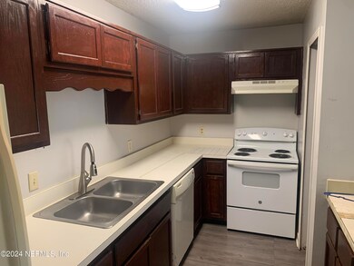 4345 Melissa Ct W, Jacksonville, FL 32210 - photo 3