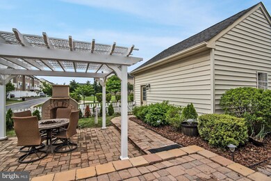 23106 Yellowwood Dr, Clarksburg, MD 20871 - photo 3