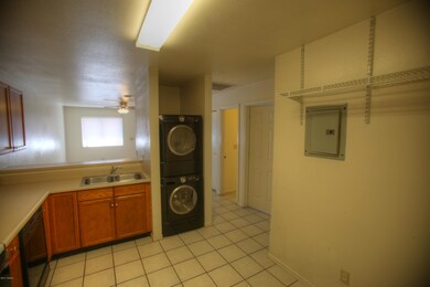 218 W Roger Rd unit 2, Tucson, AZ 85705 - photo 3