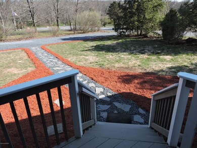 105 Dell St, Stroudsburg, PA 18360 - photo 7