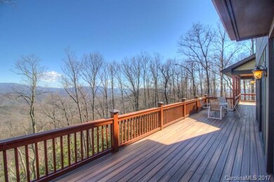 Expansive deck with no maintenance Trex decking su