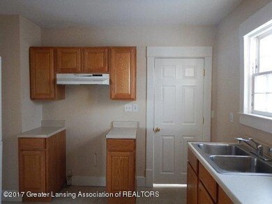 1616 Davis Ave, Lansing, MI 48910 - photo 2