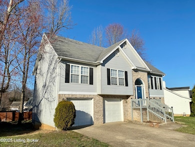 6901 Brook Bend Way, Louisville, KY 40229 - photo 2