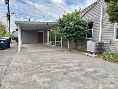 2207 W Spruce St, Moses Lake, WA 98837 - photo 2