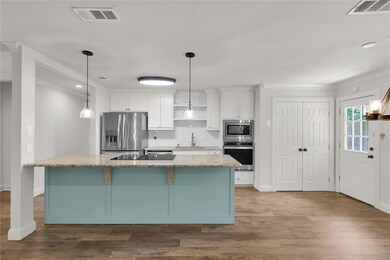 7414 Sandhurst Ln N, North Richland Hills, TX 76182 - photo 6