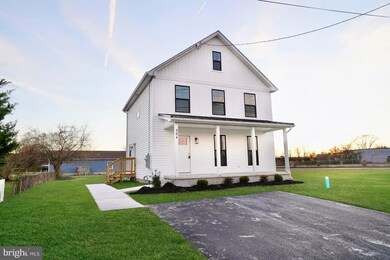 304 S Railroad Ave, Georgetown, DE 19947 - photo 3