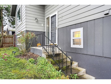 6635 SE Doncaster Dr, Gladstone, OR 97027 - photo 2