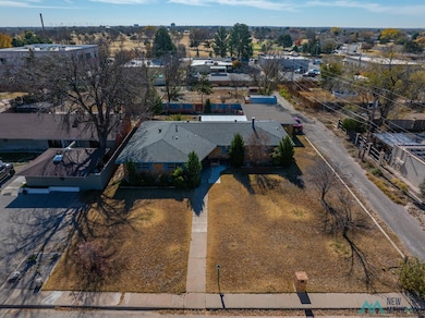 606 Rosemary Ln, Roswell, NM 88201 - photo 5