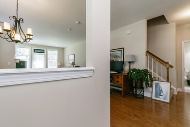 9' ceilings and gleaming hardwood floors