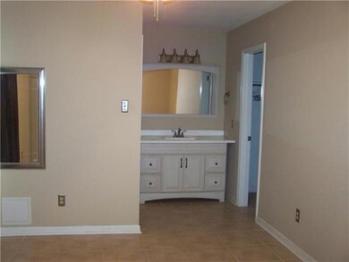 4463 Bayou Des Familles Dr, Marrero, LA 70072 - photo 4