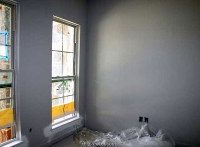 Studio/Study/Office.