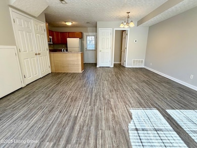 901 Somerset Ct, Sellersburg, IN 47172 - photo 2