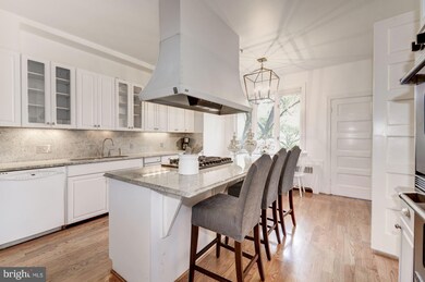 3241 R St NW, Washington, DC 20007 - photo 5