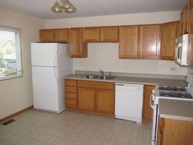 907 Tralee Ct, Gurnee, IL 60031 - photo 2