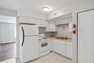 1231 Stateline Rd unit 46, Oak Grove, KY 42262 - photo 6