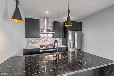 526 Brown St unit 405, Philadelphia, PA 19123 - photo 2