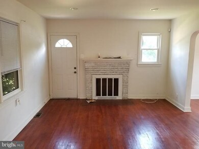 1000 Larchmont Ave, Capitol Heights, MD 20743 - photo 2