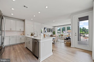 1675 Bandit Loop unit 307B, Reston, VA 20190 - photo 4