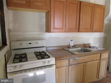 824 Morgan St, Camden, NJ 08104 - photo 5