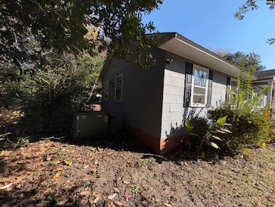 1002 Nandina St, Hartsville, SC 29550 - photo 5