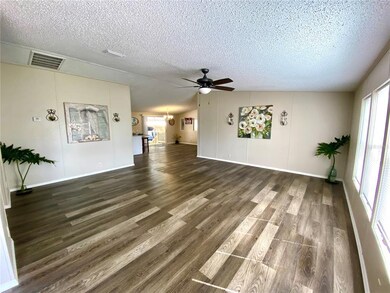 Welcome to this huge living room with brand new lu