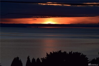 9318 Olympic View Dr, Edmonds, WA 98020 - photo 2