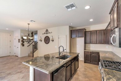 LARGE BREAKFAST BAR & ISLAND