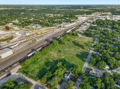 710 N Border St, Cleburne, TX 76031 - photo 5