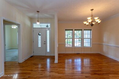 Entry & Dining