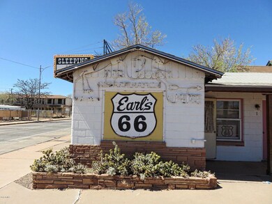512 E Third St, Winslow, AZ 86047 - photo 3