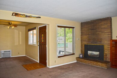 1020 Oak St, Central Point, OR 97502 - photo 3