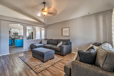 11512 Flor Liatris Dr, Socorro, TX 79927 - photo 5