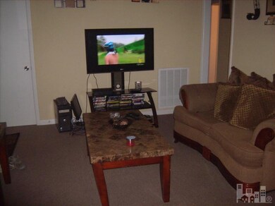 312 S Campbell St, Burgaw, NC 28425 - photo 4