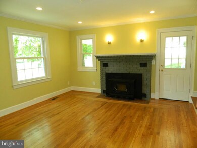 4018 Bradys Hill Rd, Triangle, VA 22172 - photo 6