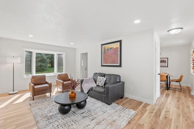 4013 Midway Dr, Waterloo, IA 50701 - photo 5