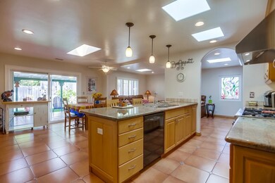 1724 Bonita Ln, Carlsbad, CA 92008 - photo 5