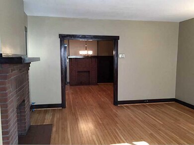 Living Room. Beautiful HW flooring (lower-level un