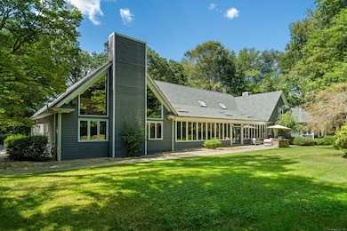 212 Fence Row Dr, Fairfield, CT 06824 - photo 7