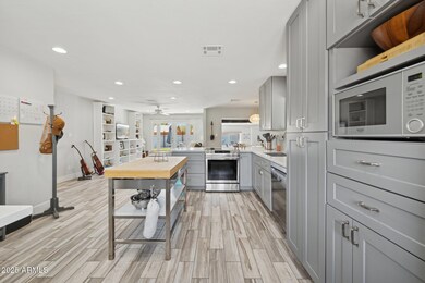 15-web-or-mls-615-e-mckellips-rd